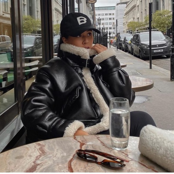 🔥LAST 1 LEFT!!🔥  ZARA NWT Bloggers Favorite Faux Leather Fleece Collar Jacket - Picture 5 of 16